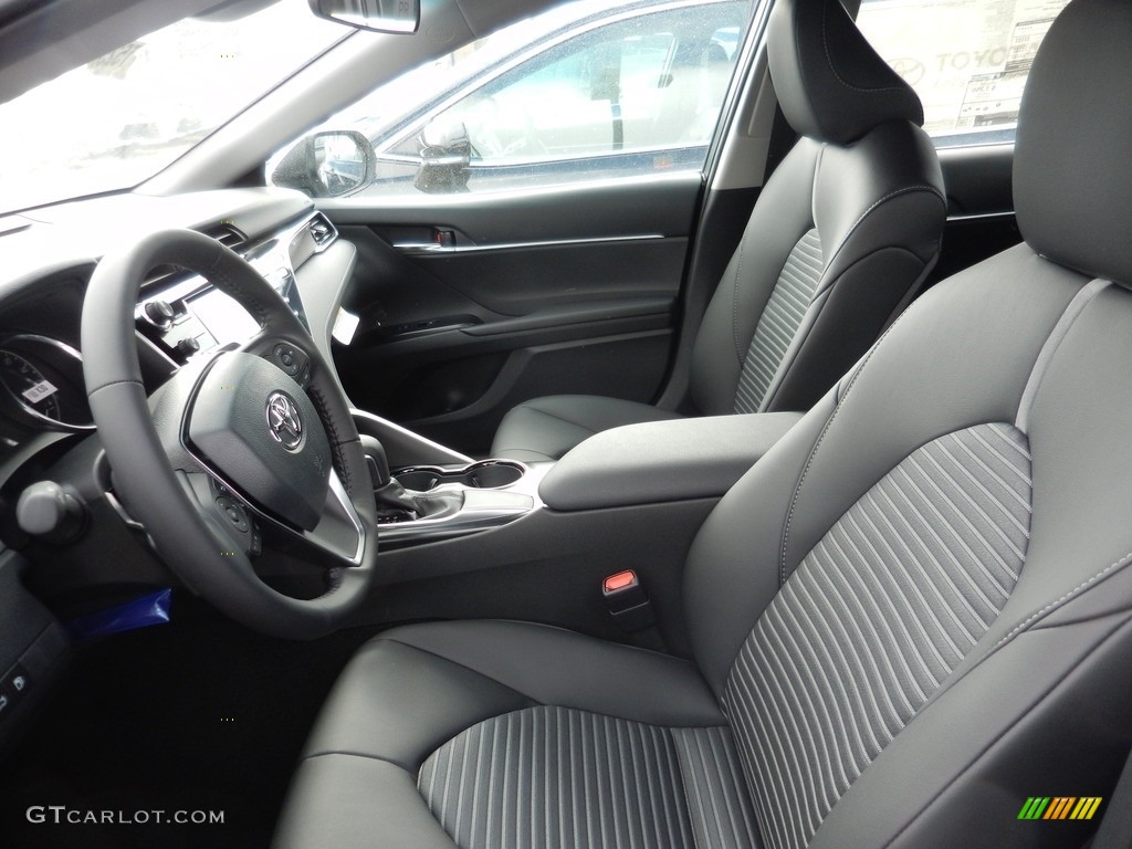 2018 Camry SE - Celestial Silver Metallic / Black photo #3