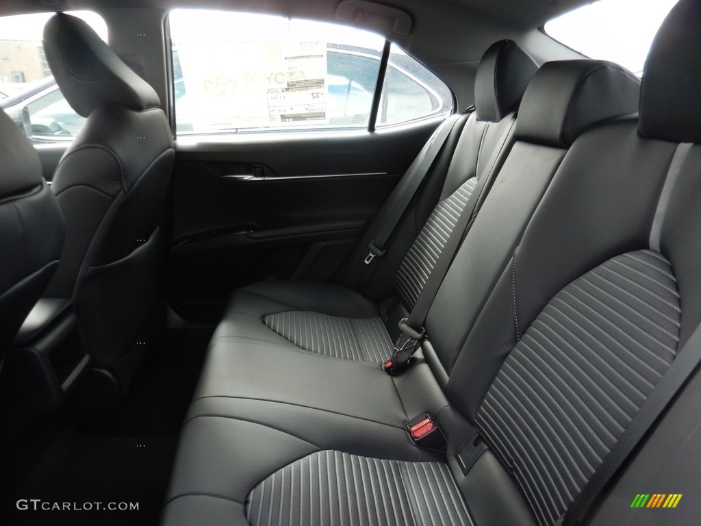 2018 Camry SE - Celestial Silver Metallic / Black photo #4