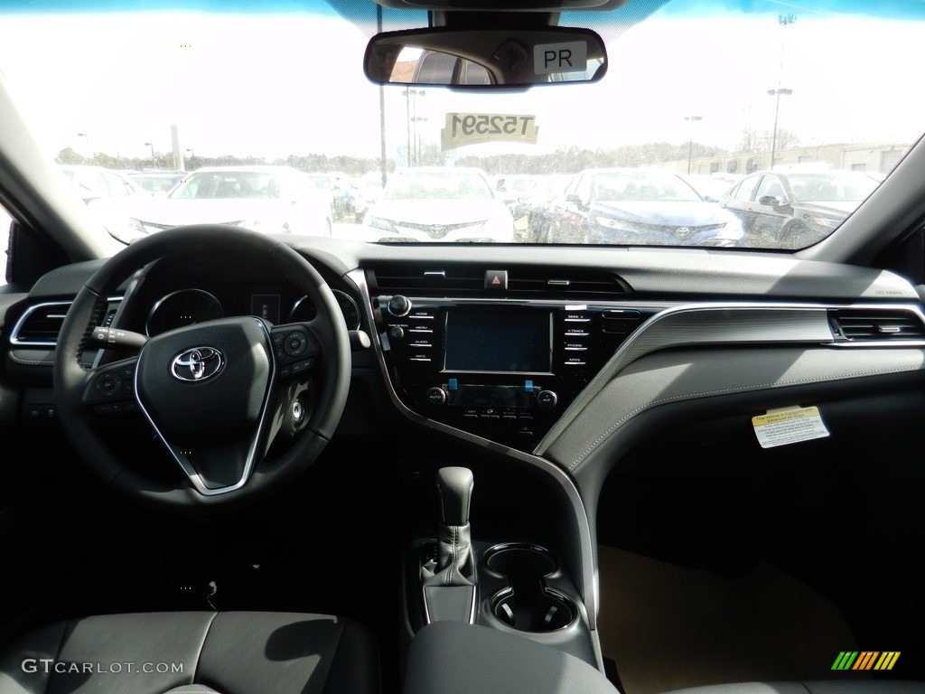 2018 Camry SE - Celestial Silver Metallic / Black photo #5