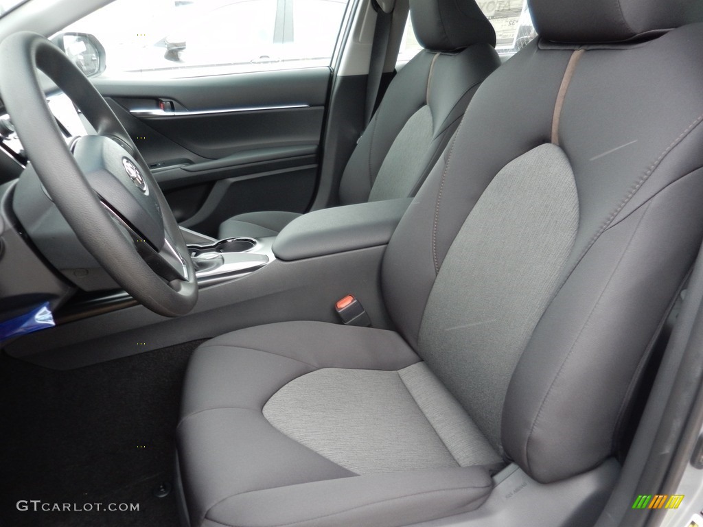 2018 Camry LE - Celestial Silver Metallic / Black photo #3