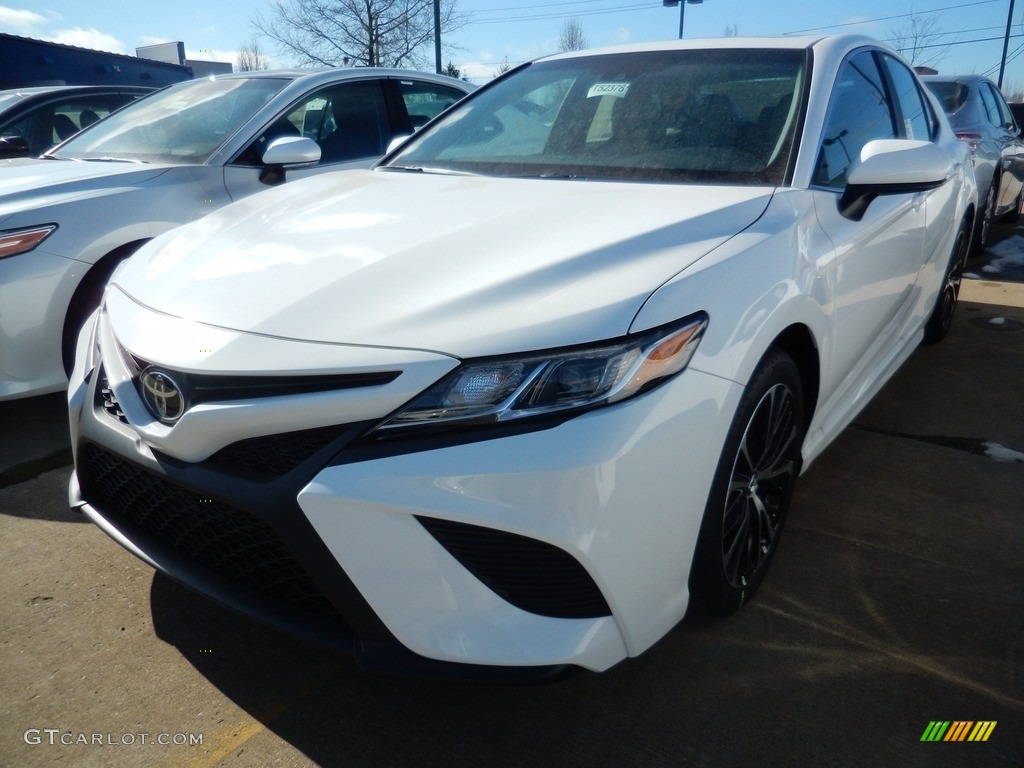 2018 Camry SE - Super White / Ash photo #1