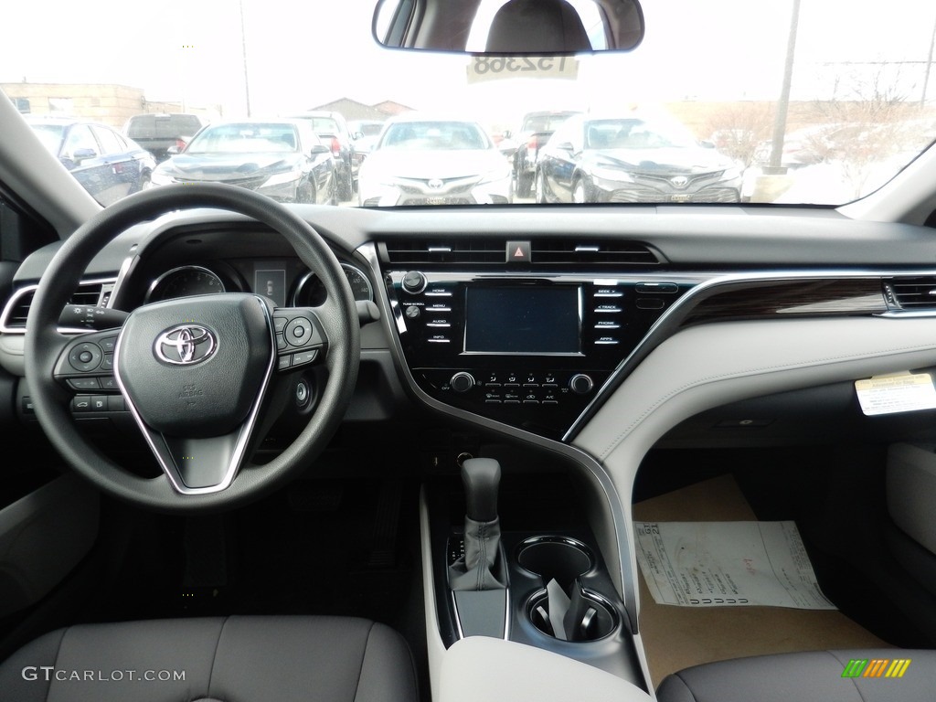 2018 Camry LE - Celestial Silver Metallic / Ash photo #5