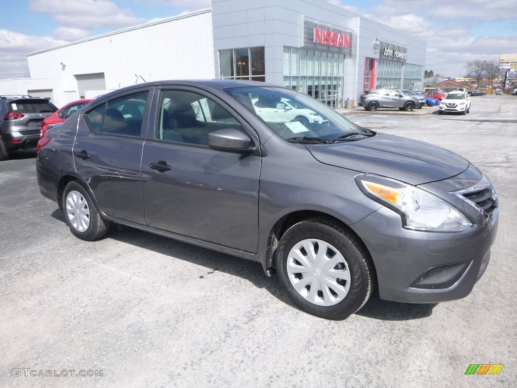 2018 Versa S Plus - Gun Metal Metallic / Charcoal photo #1