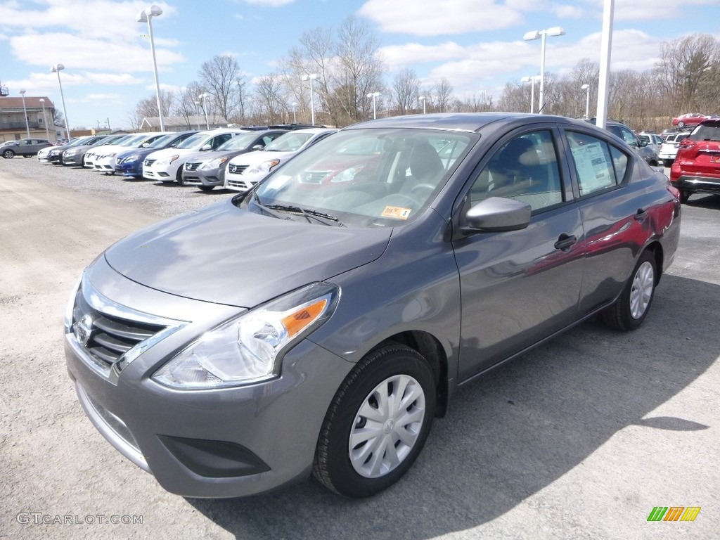 2018 Versa S Plus - Gun Metal Metallic / Charcoal photo #8