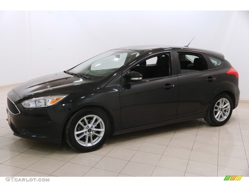 2015 Focus SE Hatchback - Tuxedo Black Metallic / Charcoal Black photo #3