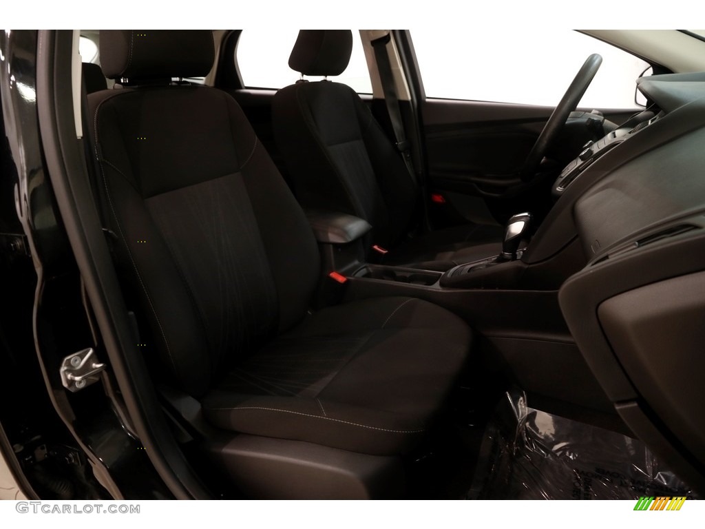 2015 Focus SE Hatchback - Tuxedo Black Metallic / Charcoal Black photo #12