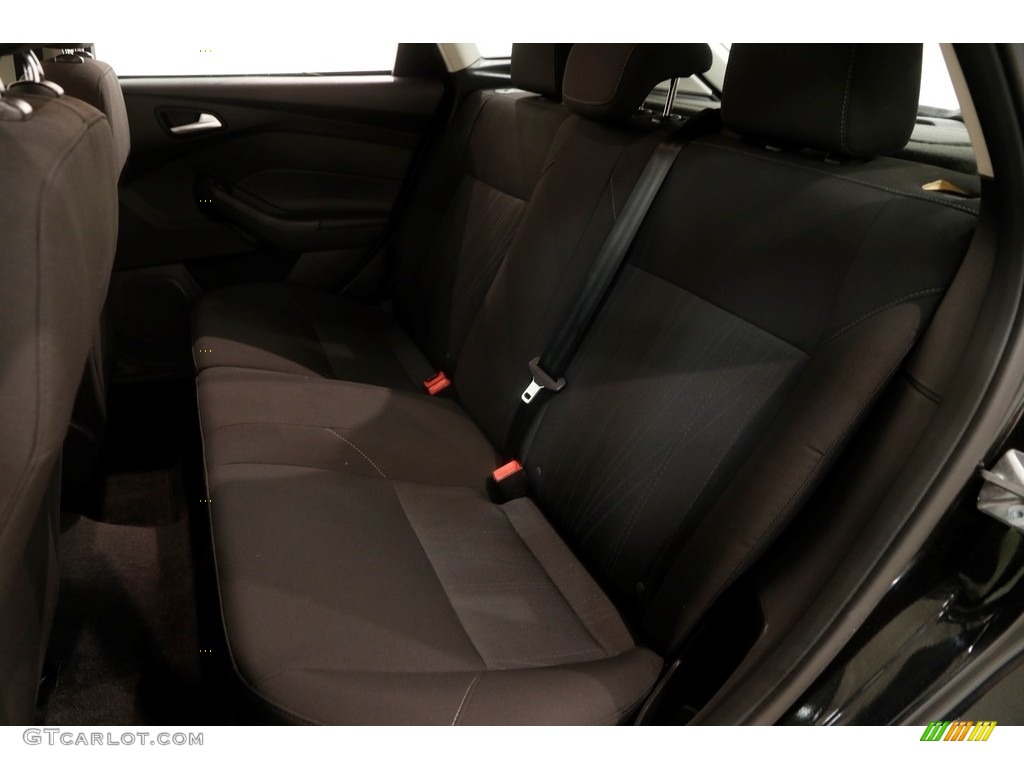 2015 Focus SE Hatchback - Tuxedo Black Metallic / Charcoal Black photo #14