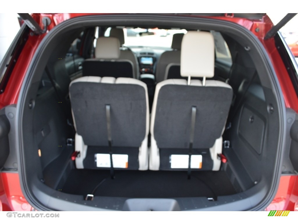 2018 Explorer XLT - Ruby Red / Medium Stone photo #9