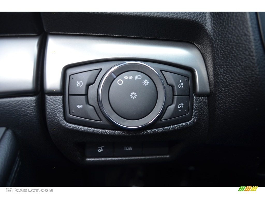 2018 Explorer XLT 4WD - Shadow Black / Ebony Black photo #20
