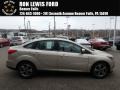 White Gold - Focus SE Sedan Photo No. 1