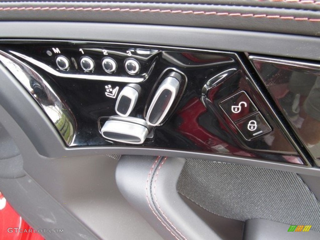2018 Jaguar F-Type R Coupe AWD Controls Photo #126076082