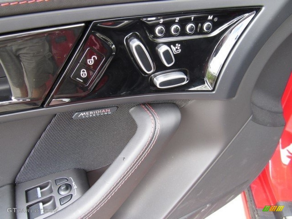 2018 Jaguar F-Type R Coupe AWD Controls Photo #126076142