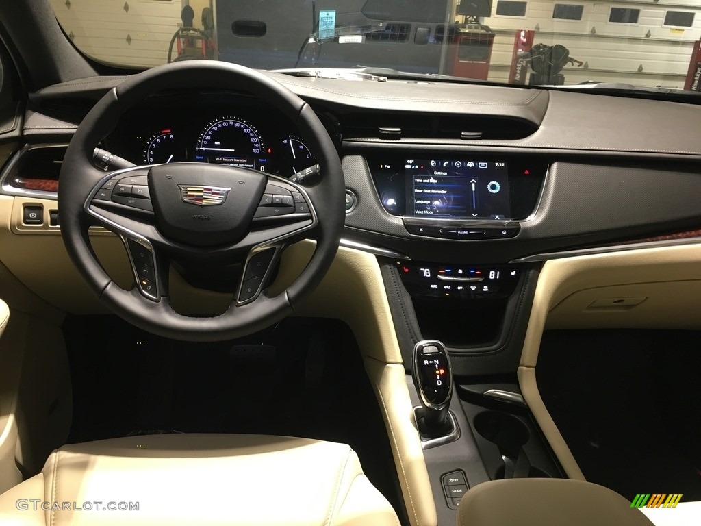 2018 XT5 Luxury AWD - Crystal White Tricoat / Sahara Beige photo #16