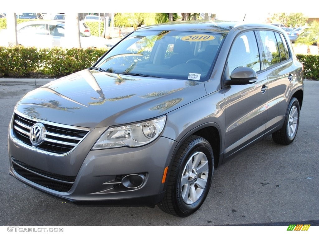 2010 Tiguan S - Alpine Grey Metallic / Charcoal photo #4