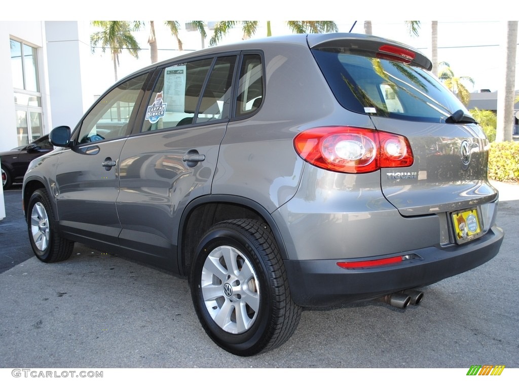 2010 Tiguan S - Alpine Grey Metallic / Charcoal photo #7