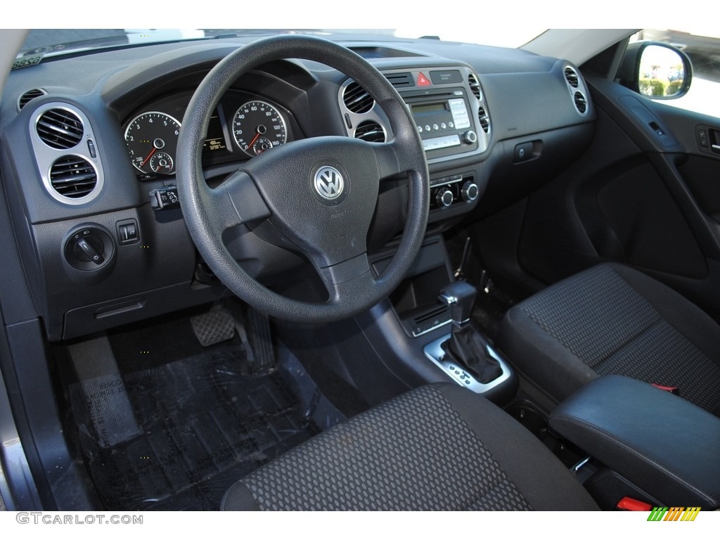 2010 Tiguan S - Alpine Grey Metallic / Charcoal photo #15