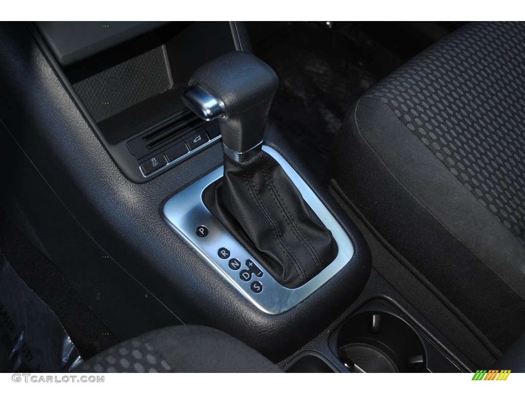 2010 Tiguan S - Alpine Grey Metallic / Charcoal photo #16