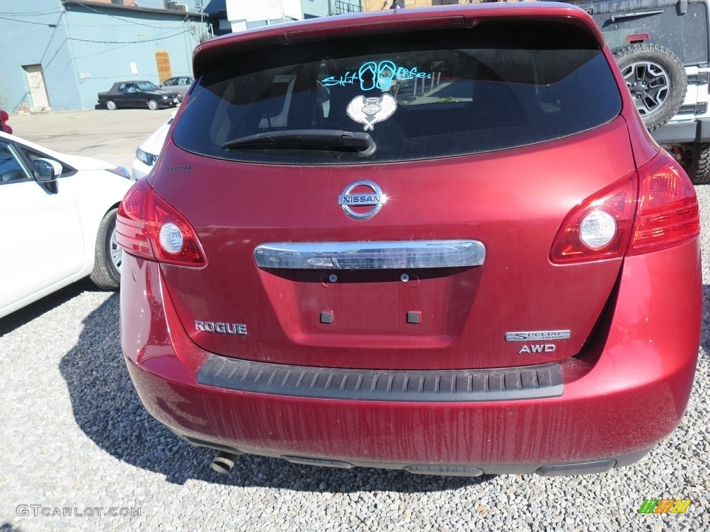 2013 Rogue S AWD - Cayenne Red / Black photo #5