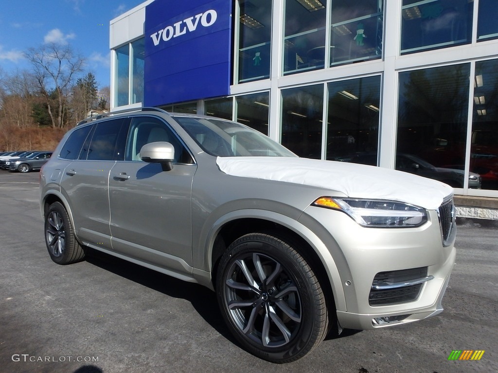 2018 XC90 T6 AWD Momentum - Luminous Sand Metallic / Blonde photo #1