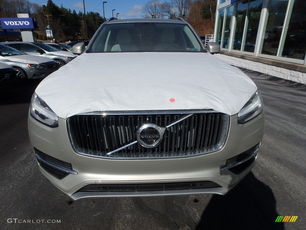 2018 XC90 T6 AWD Momentum - Luminous Sand Metallic / Blonde photo #6