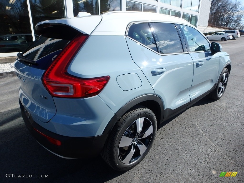 2018 XC40 T5 AWD - Amazon Blue / Blond/Charcoal photo #2