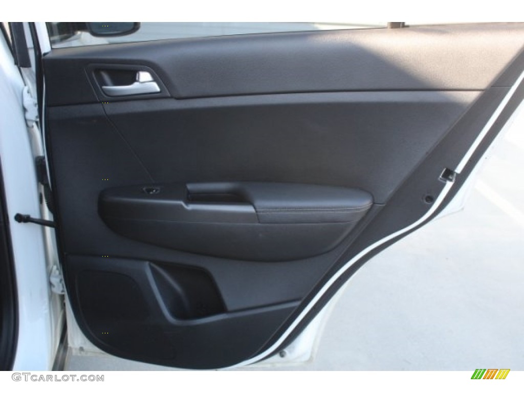 2017 Sportage LX AWD - Clear White / Black photo #29