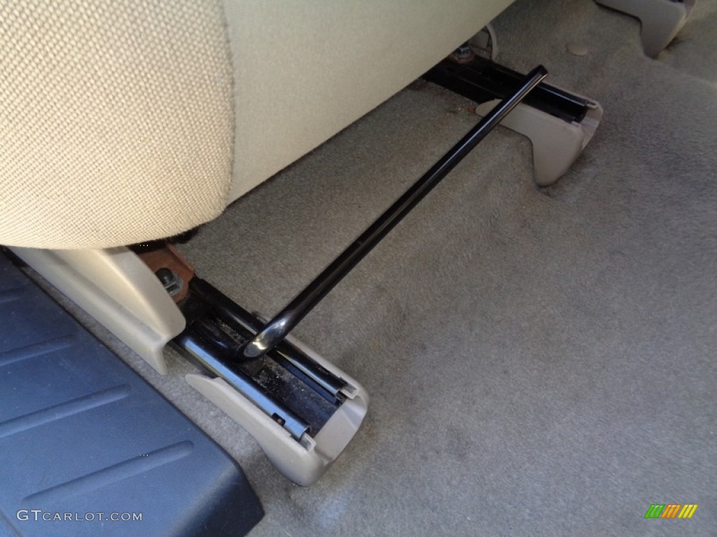 2006 RAV4  - Everglade Metallic / Taupe photo #51