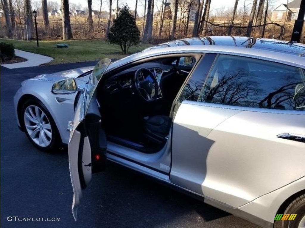 2015 Model S 85D - Silver Metallic / Black photo #12