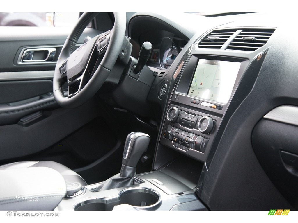 2018 Explorer XLT 4WD - Blue Metallic / Ebony Black photo #10