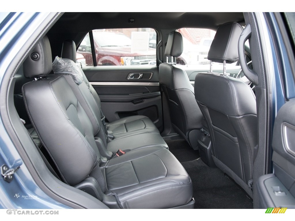 2018 Explorer XLT 4WD - Blue Metallic / Ebony Black photo #12