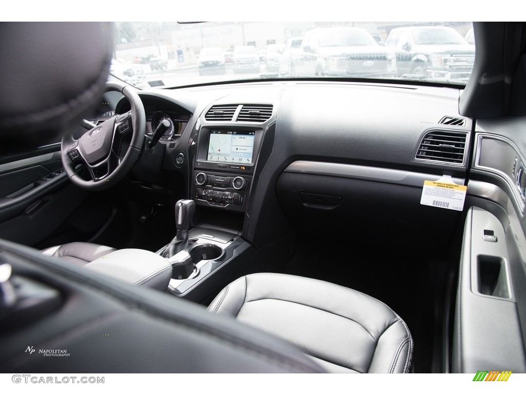 2018 Explorer XLT 4WD - Blue Metallic / Ebony Black photo #13