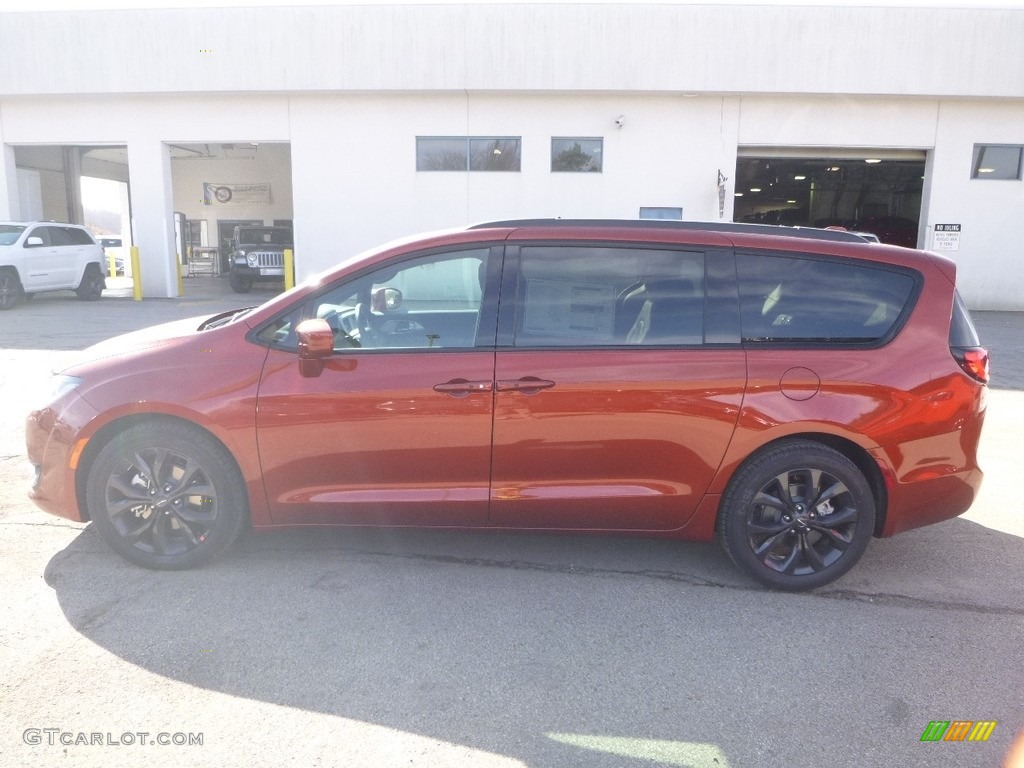 2018 Pacifica Touring L Plus - Copper Pearl / Black/Alloy photo #2