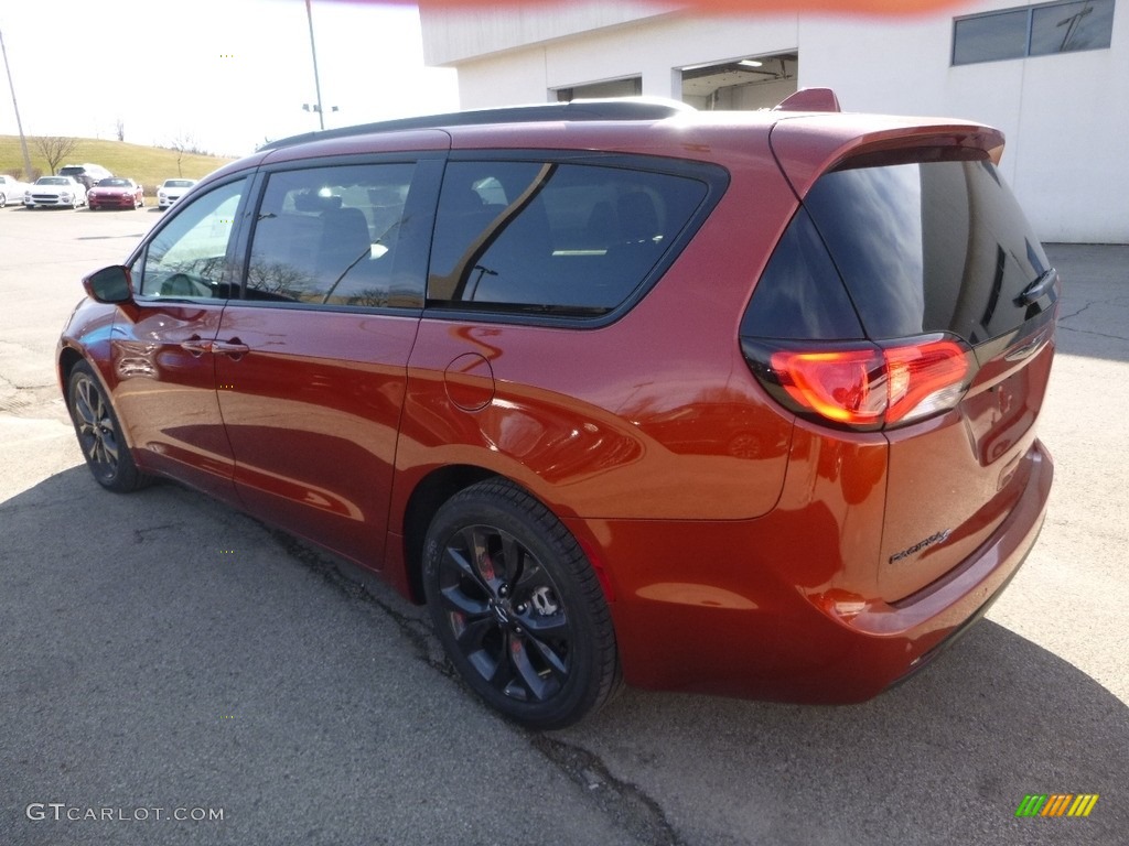 2018 Pacifica Touring L Plus - Copper Pearl / Black/Alloy photo #3