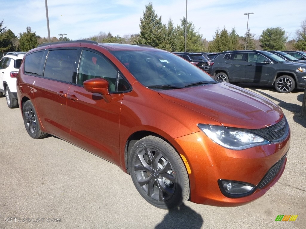 2018 Pacifica Touring L Plus - Copper Pearl / Black/Alloy photo #7