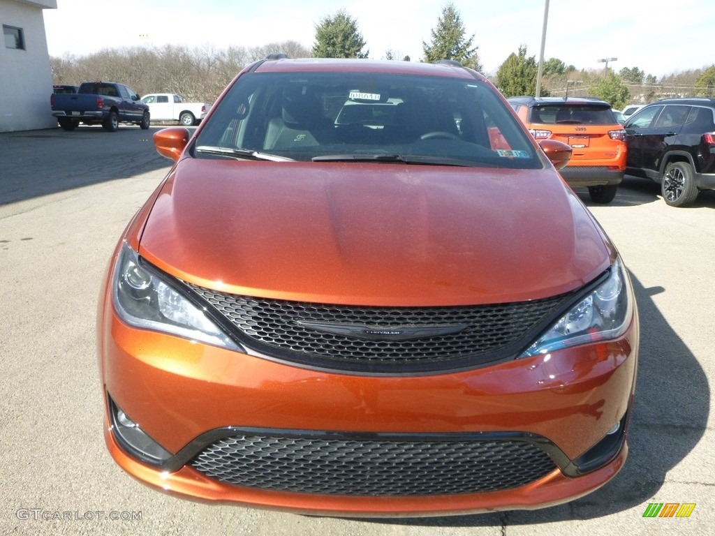 2018 Pacifica Touring L Plus - Copper Pearl / Black/Alloy photo #8