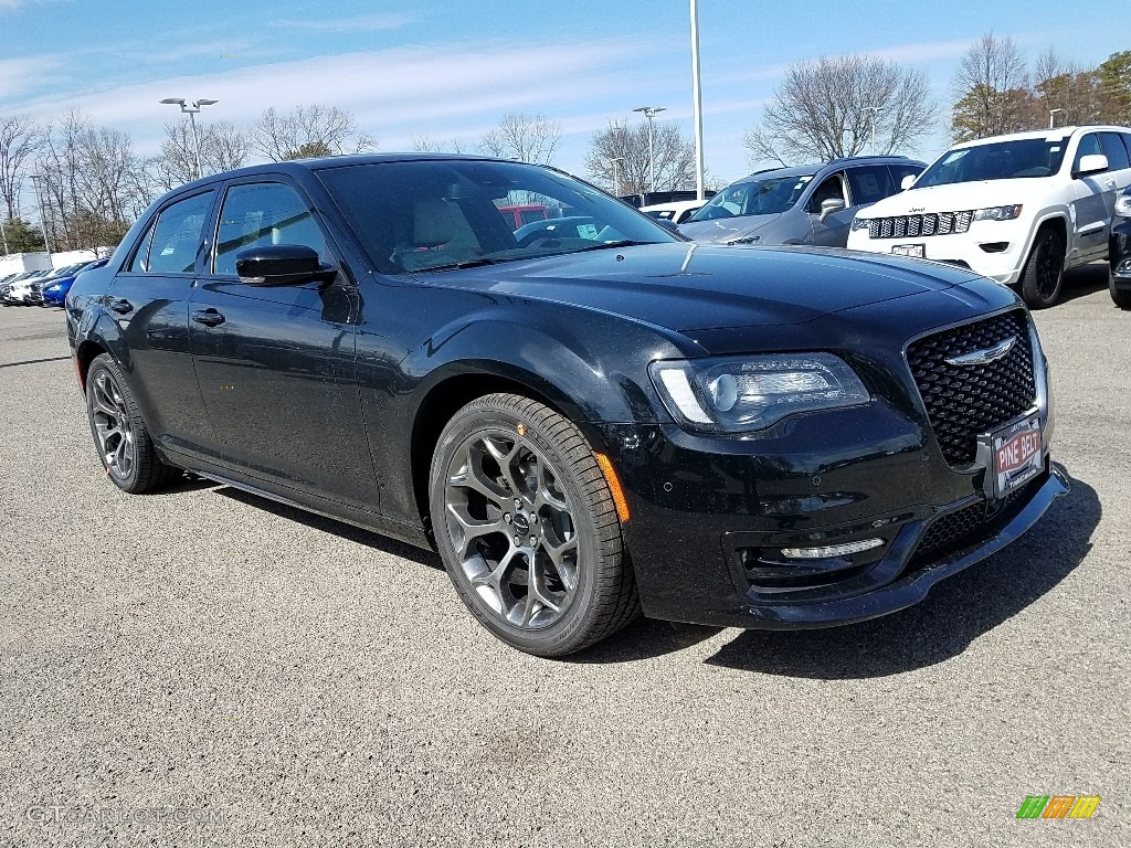 Gloss Black 2018 Chrysler 300 S Exterior Photo #126116055