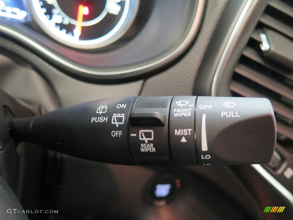 2019 Jeep Cherokee Trailhawk 4x4 Controls Photo #126119531
