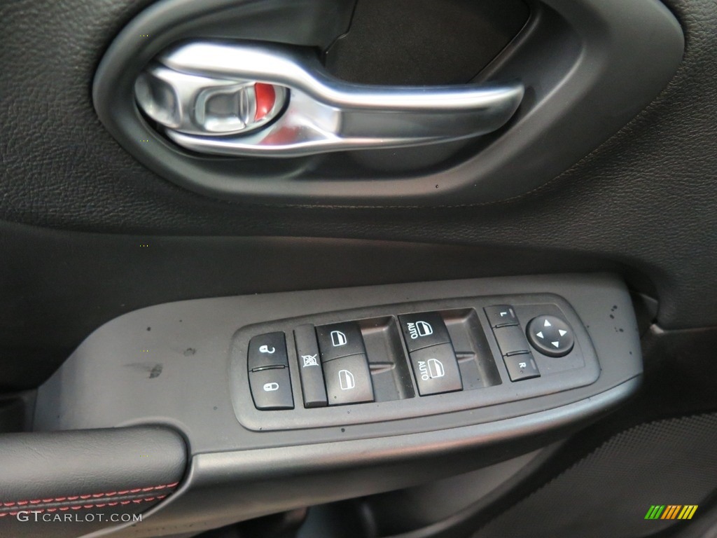 2019 Jeep Cherokee Trailhawk 4x4 Controls Photo #126119573