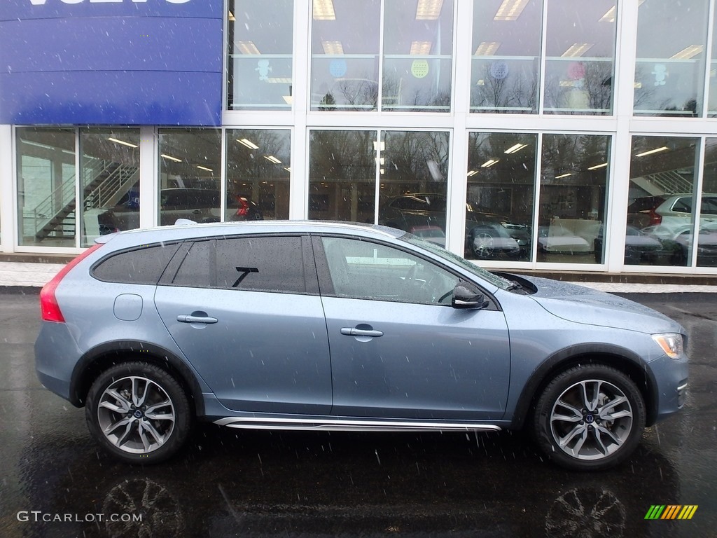 Mussel Blue Metallic 2017 Volvo V60 Cross Country T5 AWD Exterior Photo #126120263