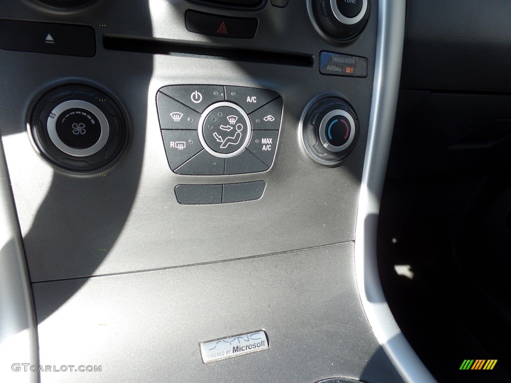 2013 Edge SE - White Suede / Medium Light Stone photo #18