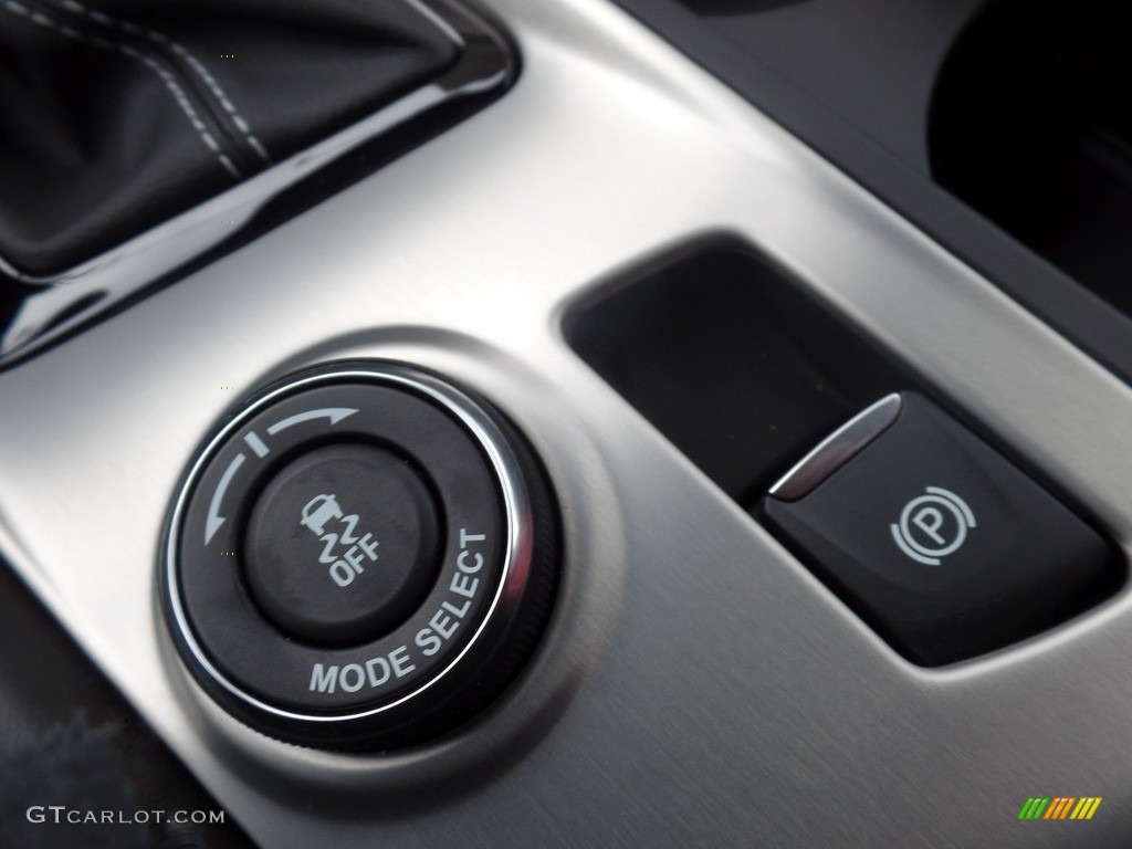 2019 Chevrolet Corvette Stingray Coupe Controls Photo #126133196