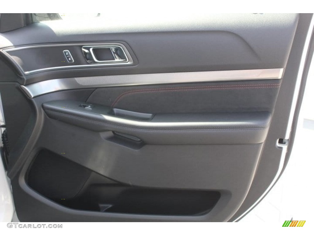 2018 Explorer XLT - White Platinum / Ebony Black photo #32