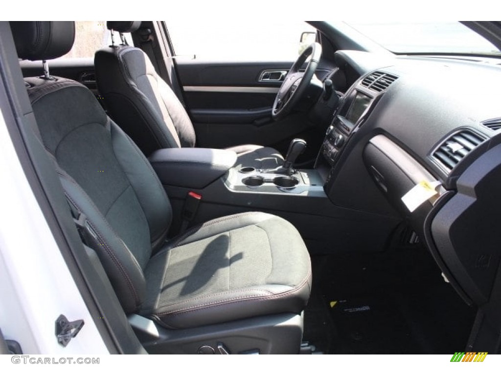 2018 Explorer XLT - White Platinum / Ebony Black photo #34