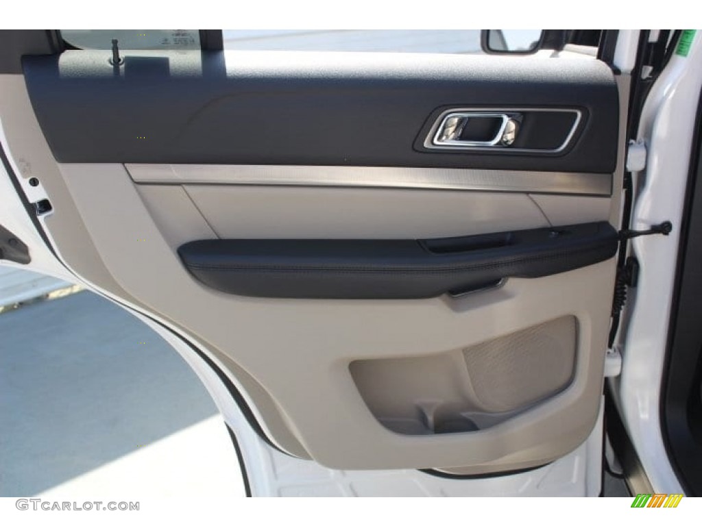 2018 Explorer XLT - White Platinum / Medium Stone photo #23