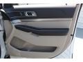 2018 White Platinum Ford Explorer XLT  photo #32