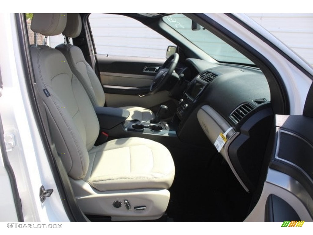 2018 Explorer XLT - White Platinum / Medium Stone photo #34