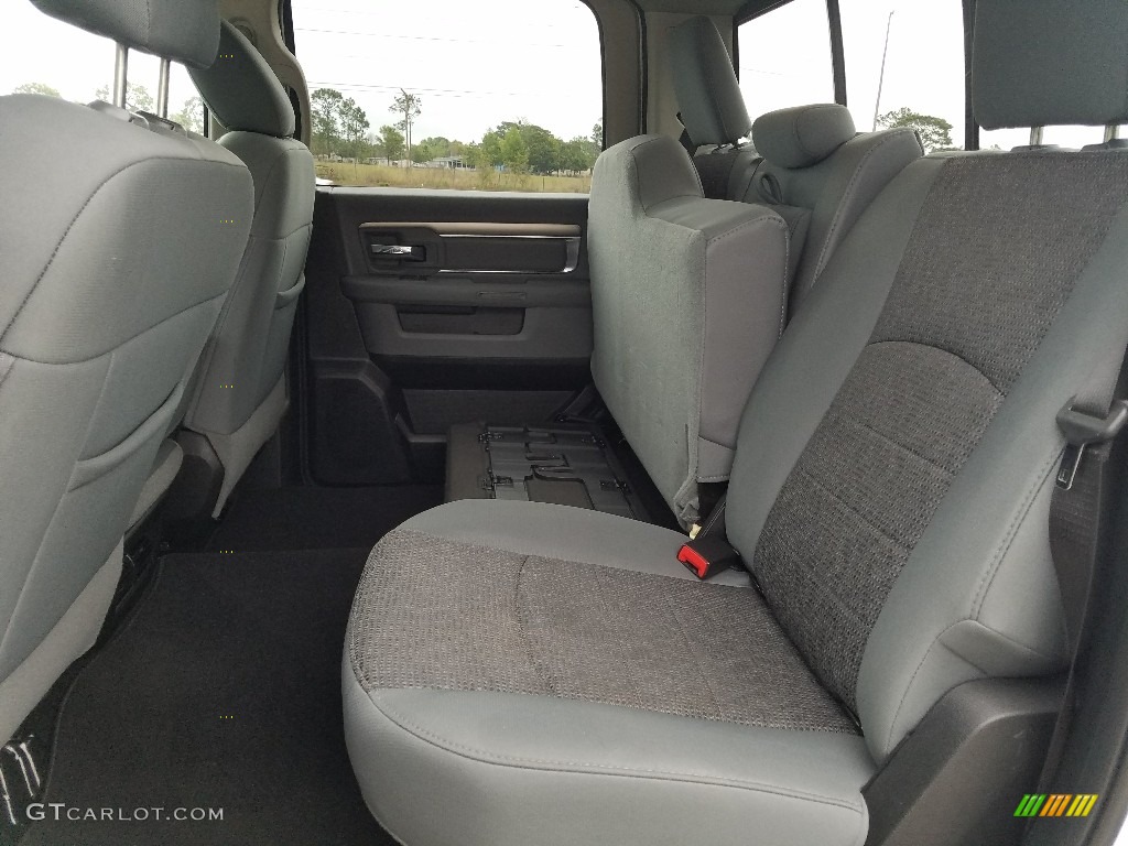2018 1500 Big Horn Crew Cab 4x4 - Bright White / Black/Diesel Gray photo #10