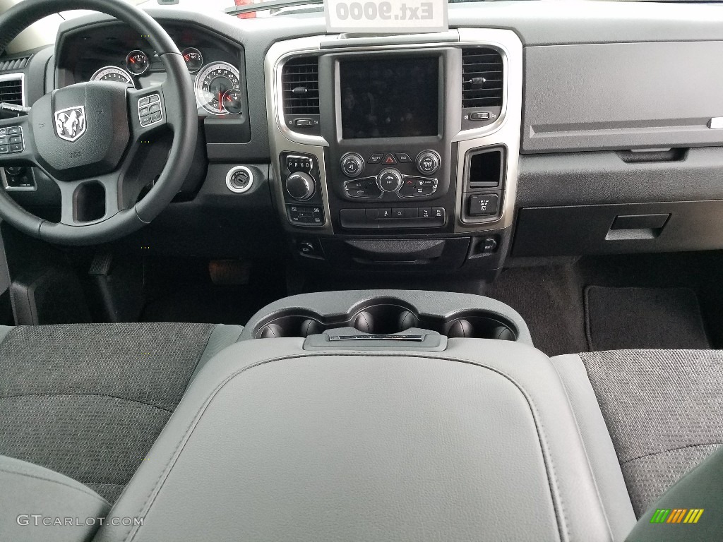 2018 1500 Big Horn Crew Cab 4x4 - Bright White / Black/Diesel Gray photo #13