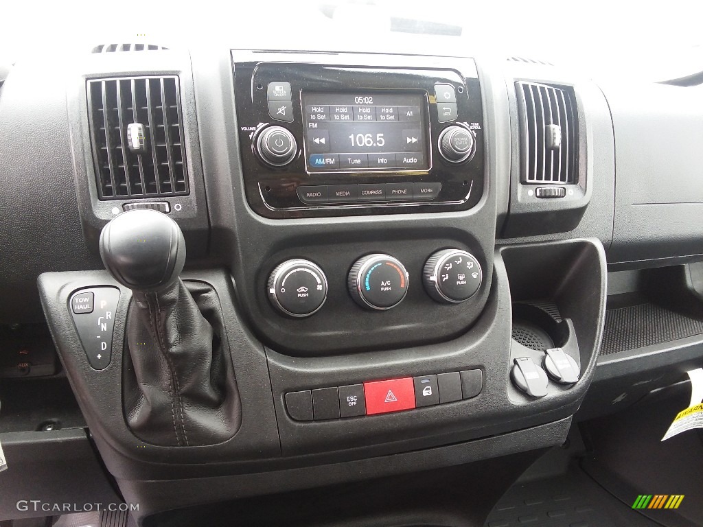 2018 Ram ProMaster 3500 Cutaway Moving Van Controls Photo #126145623