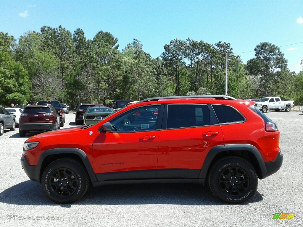 2019 Cherokee Trailhawk 4x4 - Firecracker Red / Black photo #2